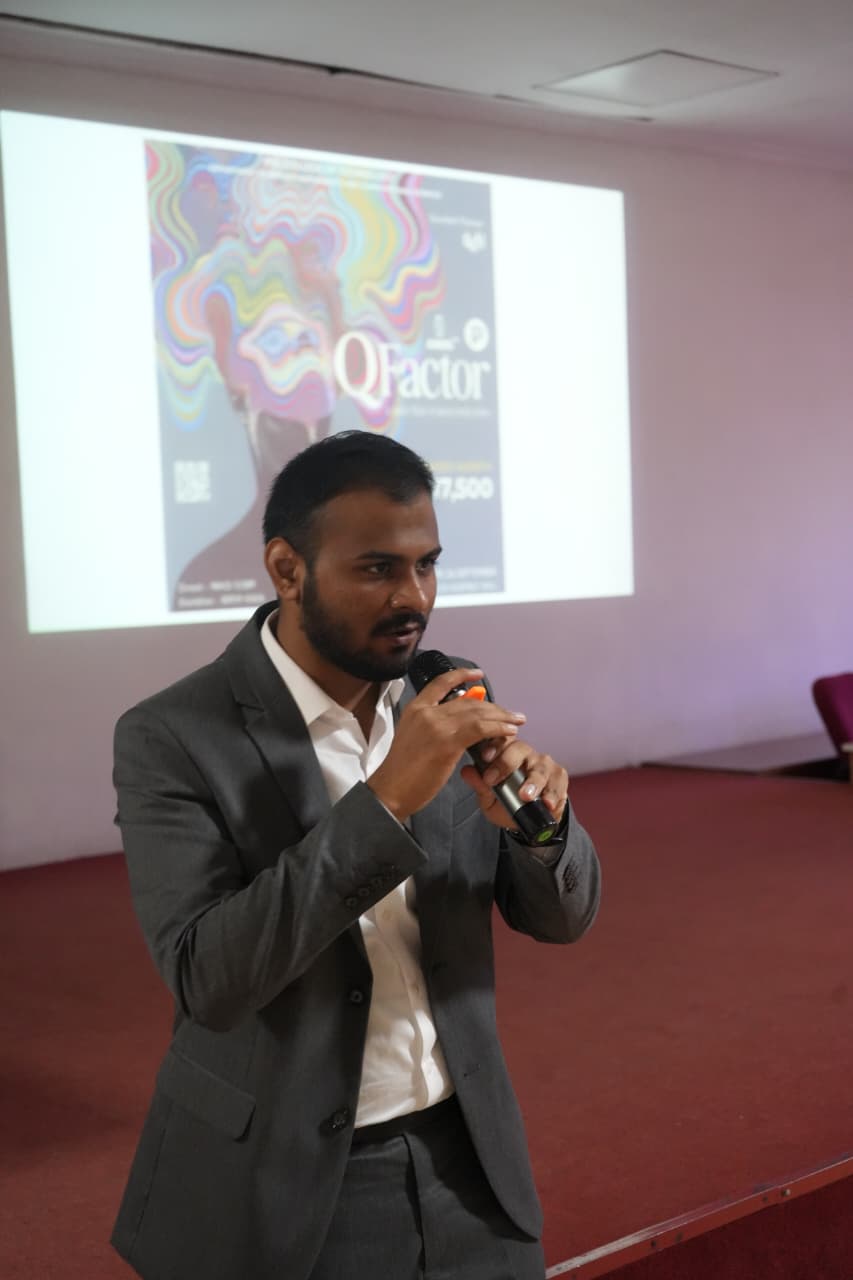 Portrait of Dinesh Veluswamy